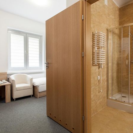 Auberge de jeunesse Dom Studenta Nr 1 Ans W Koninie à Konin  Extérieur photo