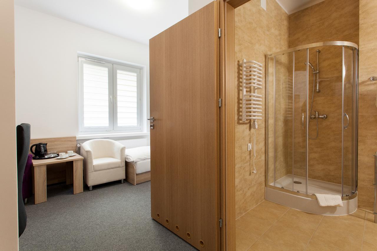 Auberge de jeunesse Dom Studenta Nr 1 Ans W Koninie à Konin  Extérieur photo